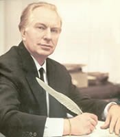 L.Ron Hubbard, Gründer von Dianetik und Scientology